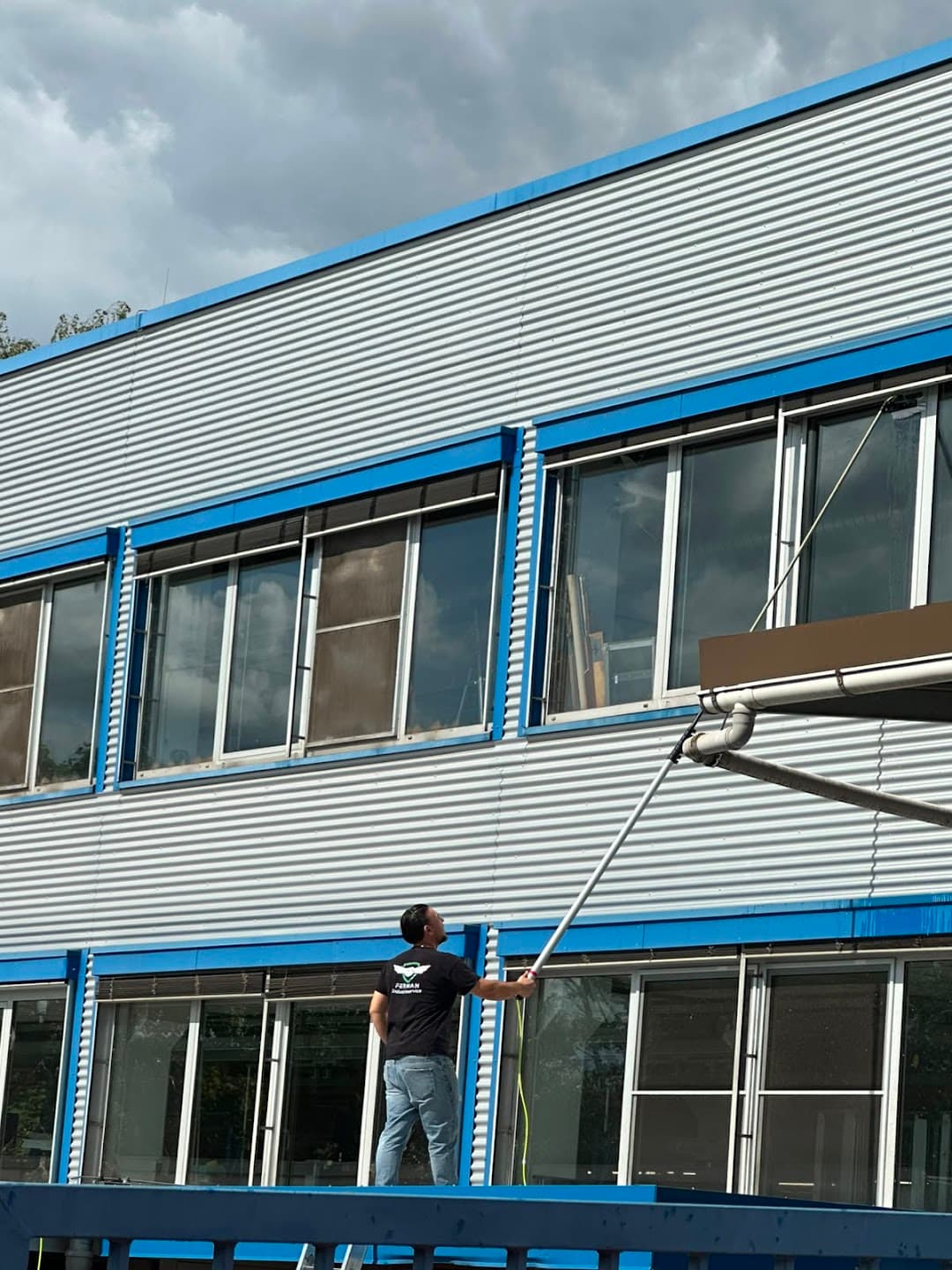 Glasreinigung bei Ferman Industrieservice in Hessen