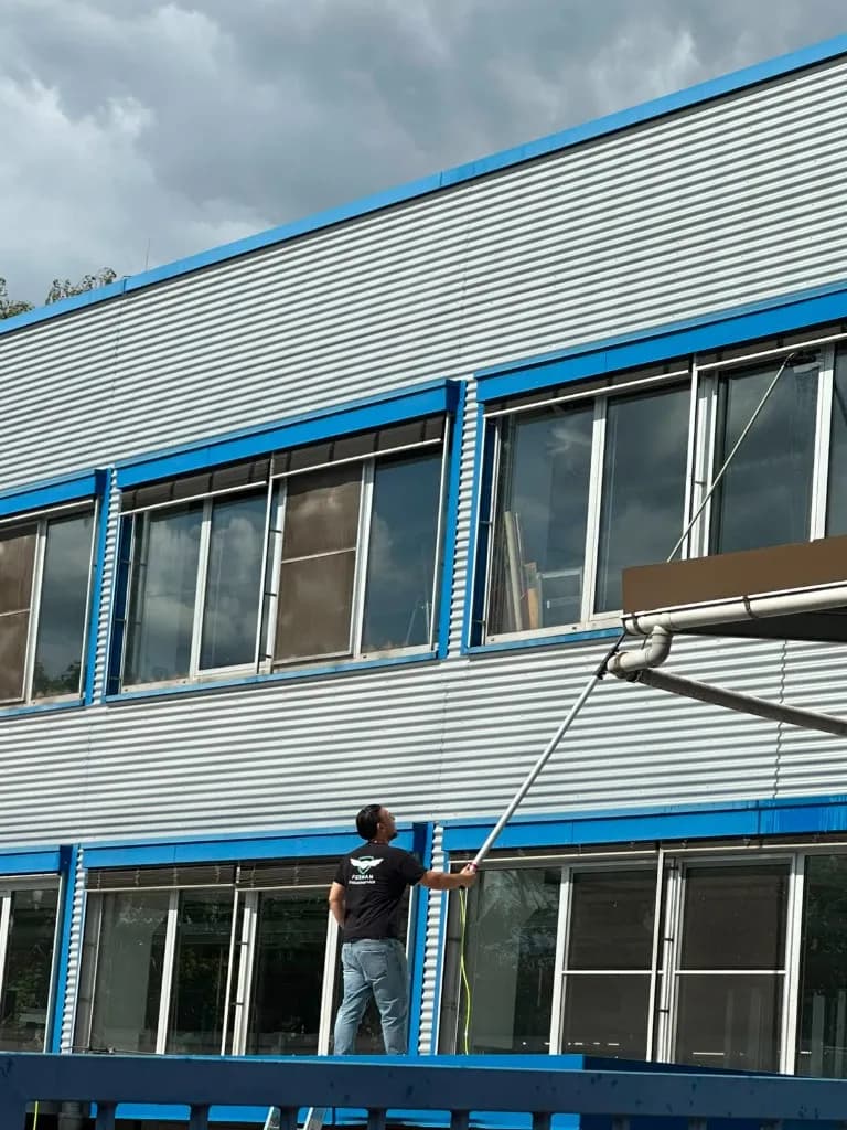 Glasreinigung Fensterreinigung Ferman Mitarbeiter