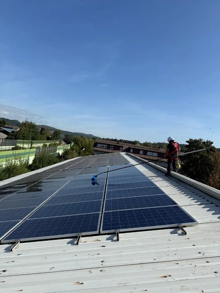 Photovoltaik Solaranlagenreinigung
